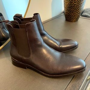 Chelsea Boots.